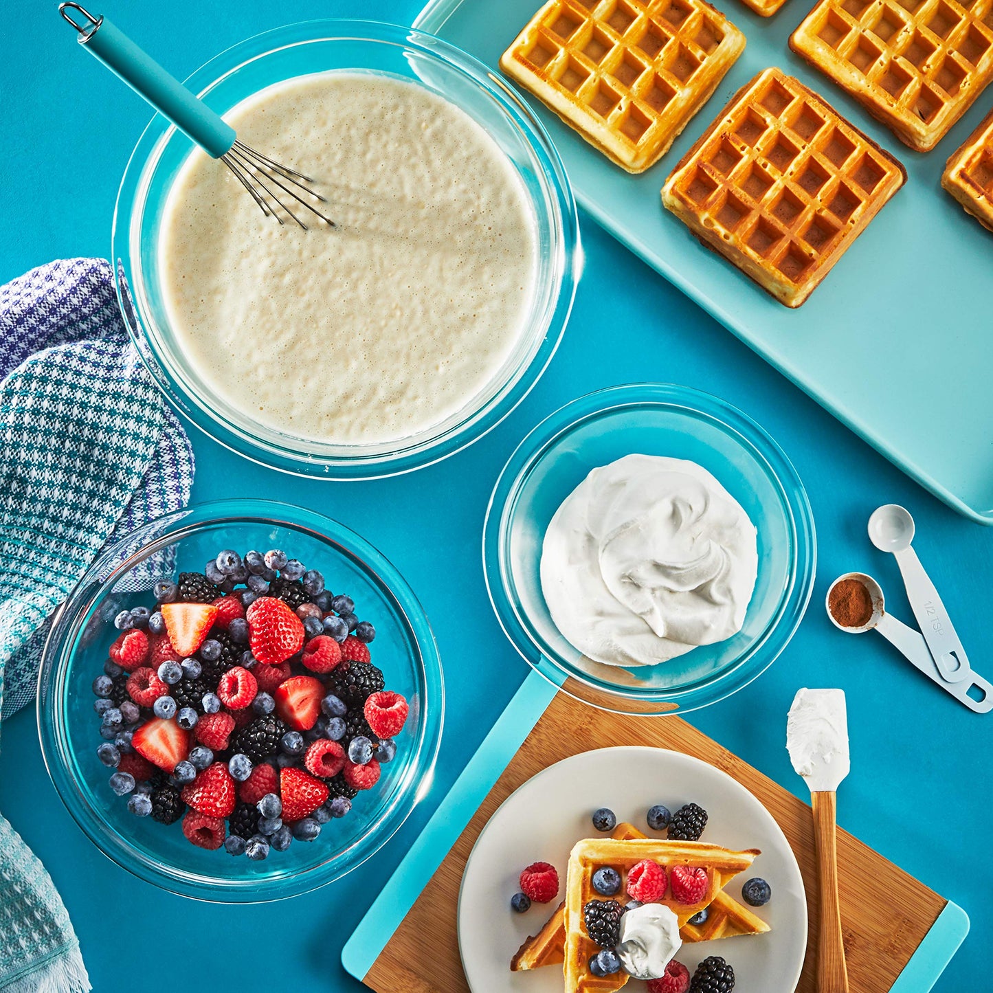 Pyrex Smart Essentials 3-Pack Prepware Mixing Bowl Set (1QT, 1.5QT, 2.5QT) Glass Mixing Bowls, Dishwasher, Microwave and Freezer Safe