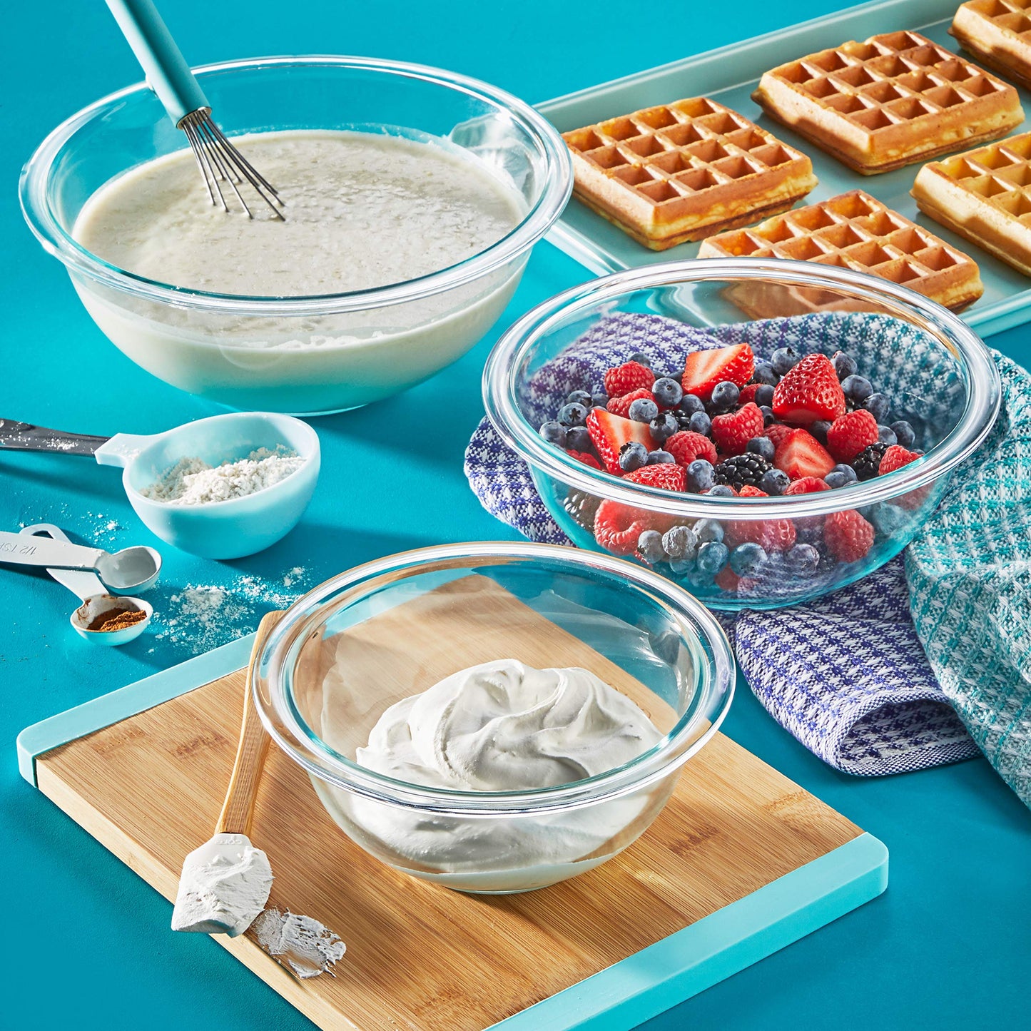 Pyrex Smart Essentials 3-Pack Prepware Mixing Bowl Set (1QT, 1.5QT, 2.5QT) Glass Mixing Bowls, Dishwasher, Microwave and Freezer Safe